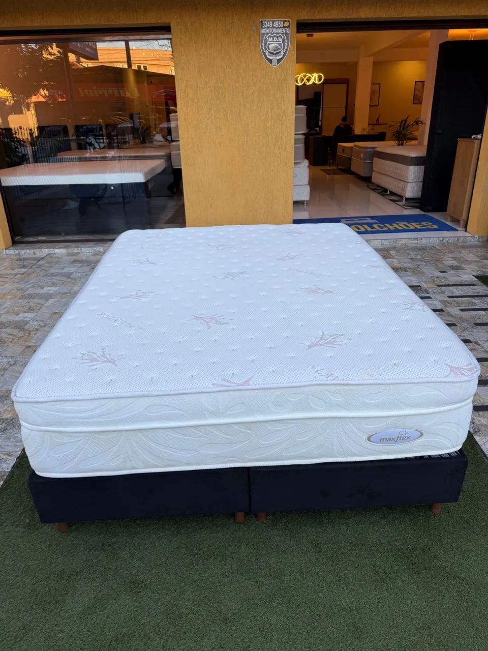Cama box Queen SIZE MAXFLEX COM COLCHÃO LÁTEX SEMINOVO  - Foto 2