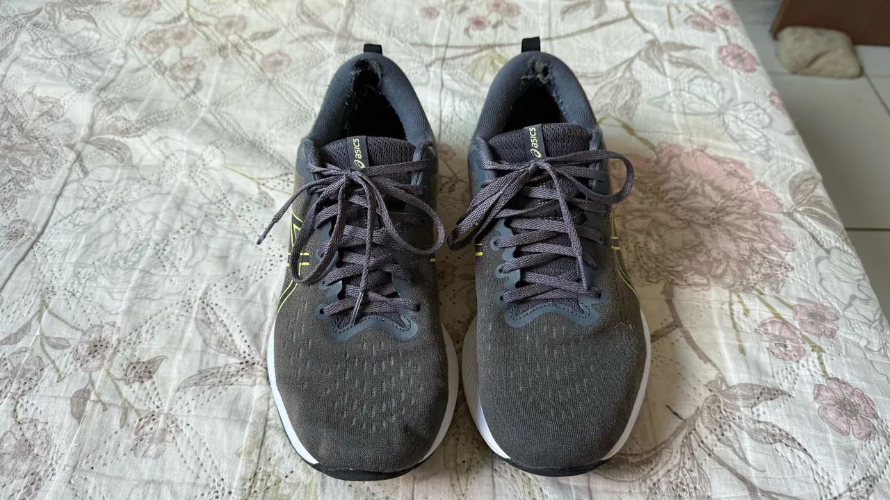 Tênis Asics n. 41 Cinza - Foto 2