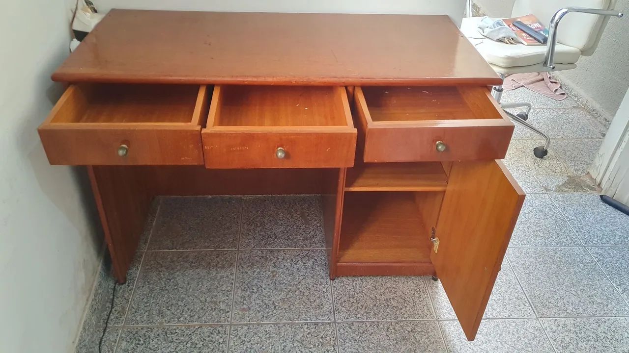Escrivaninha 100% madeira - Foto 2