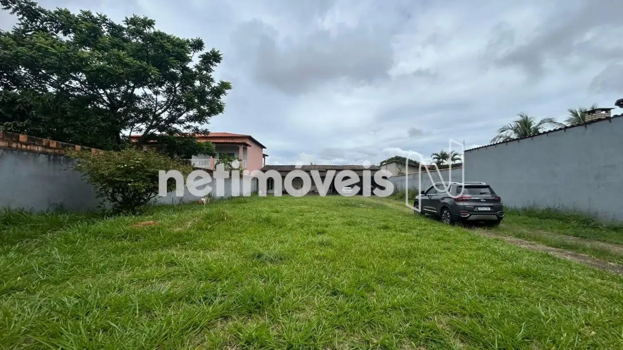 Casa térrea 3 quartos, em lote de 800m²;