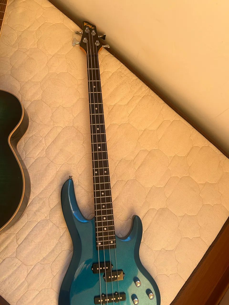 Baixo PHX moderna IV BS-4