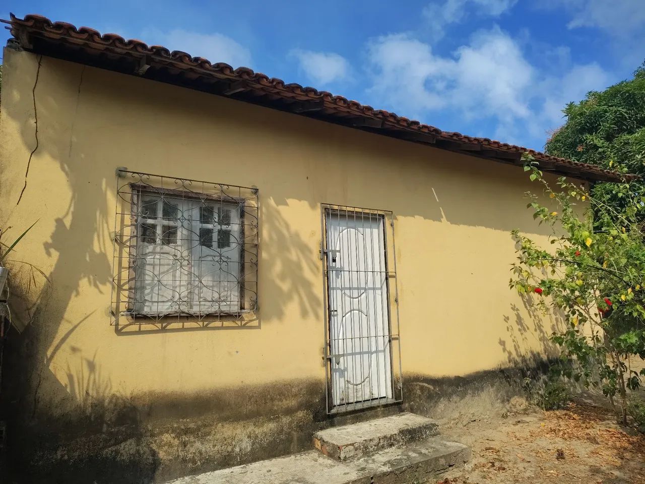 VENDE SE ESTA CASA