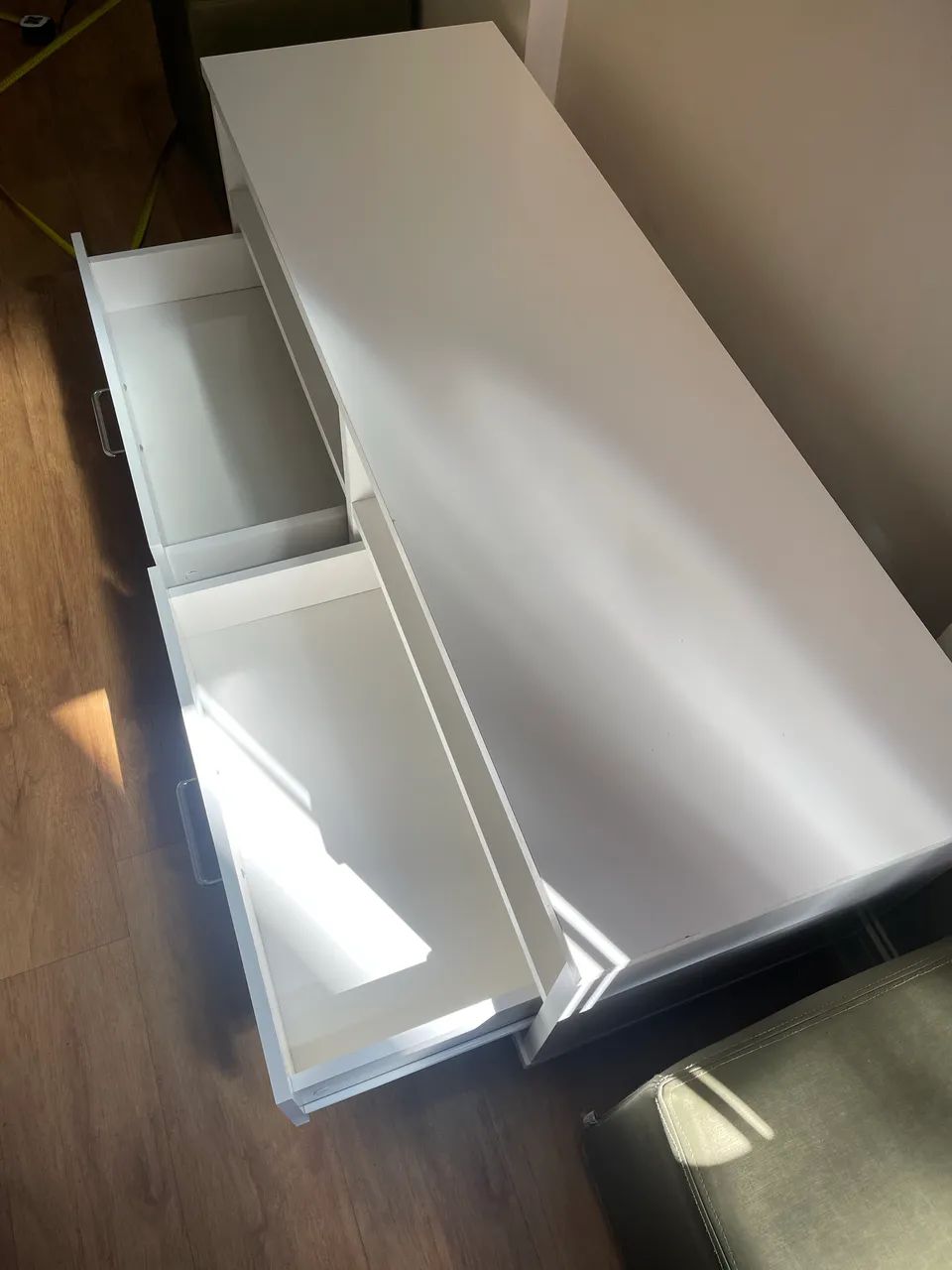 Rack branco Tok Stok duas gavetas - Foto 3