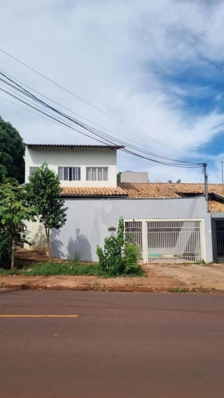Sobrado com 4 quartos à Venda, Monte Castelo - Campo Grande