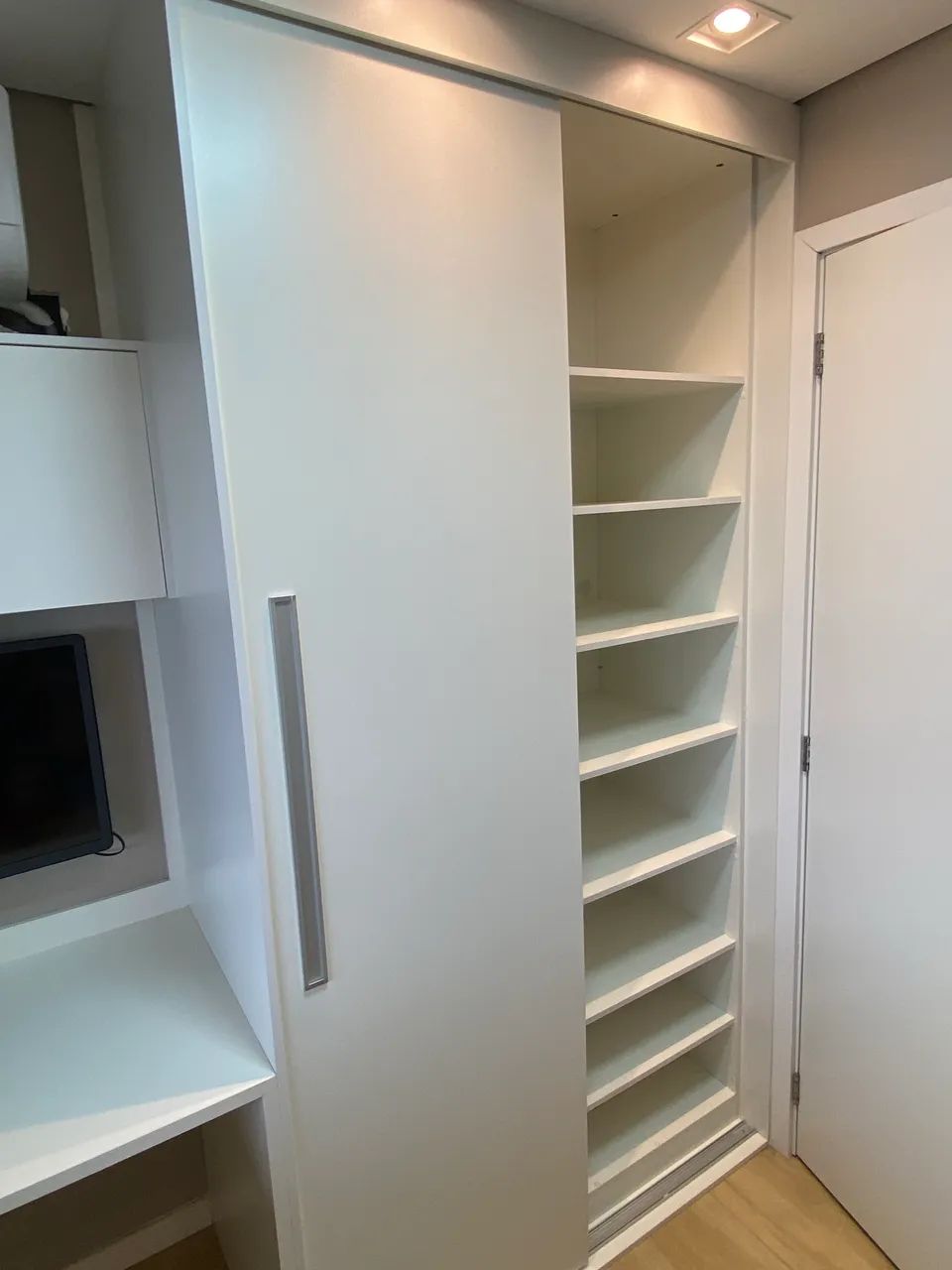 Guarda roupas MDF planejado branco  - Foto 3