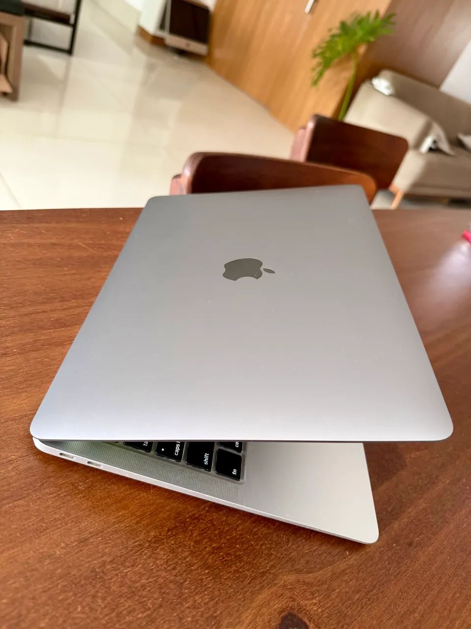 MacBook Air 13, 2021, 3.7GHz, 8Gb, 2.3 Tera Memória, Sequoia