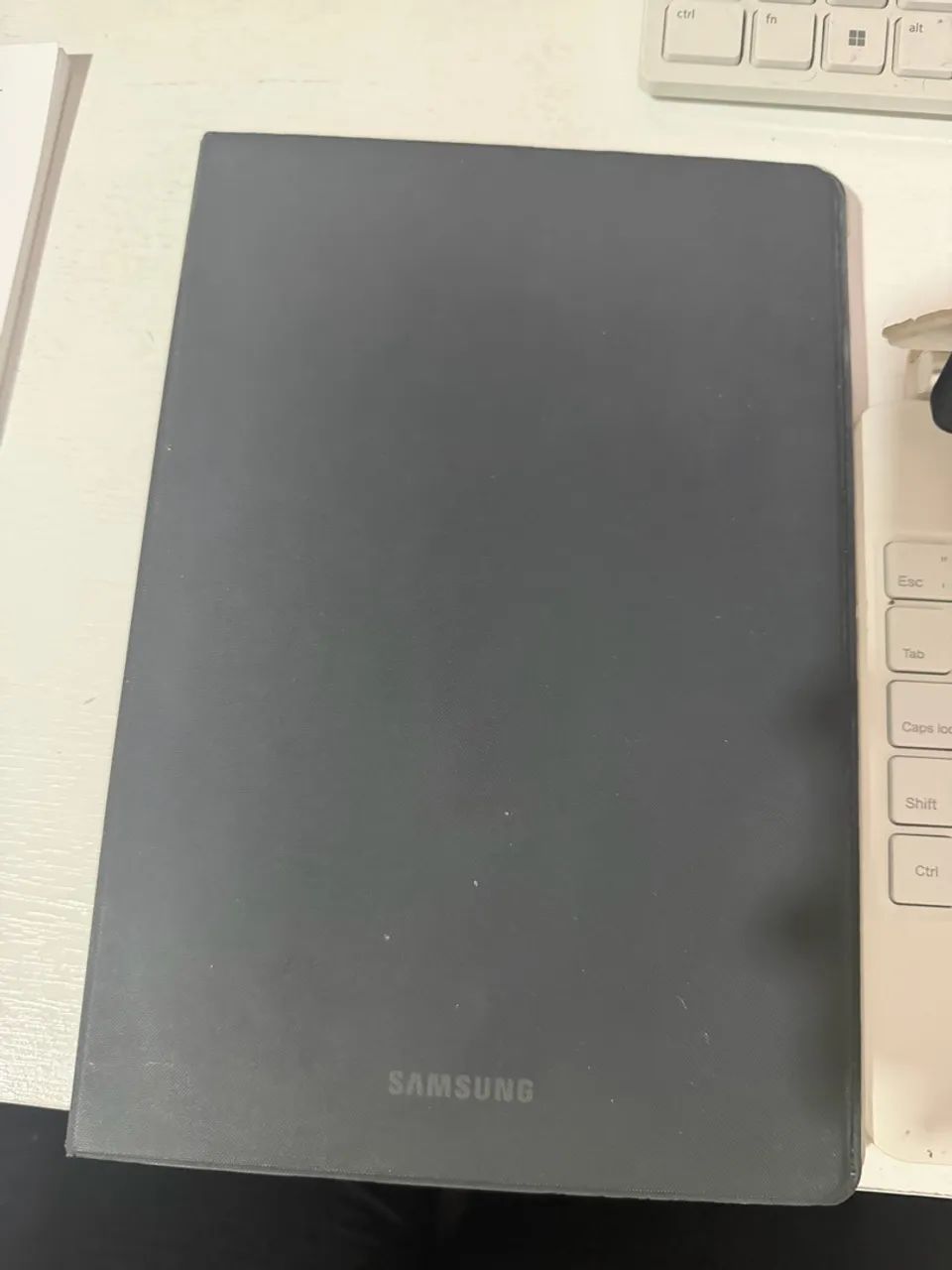 Galaxy Tab S6 Lite 128GB + Capa com Teclado Bluetooth + 2 capas + película - Foto 3
