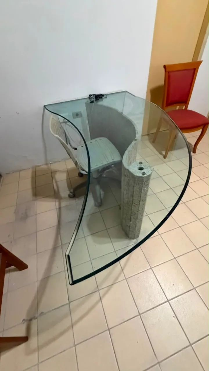 MESA DE ESCRITORIO EM GRANITO E VIDRO TEMPERADO - Foto 2