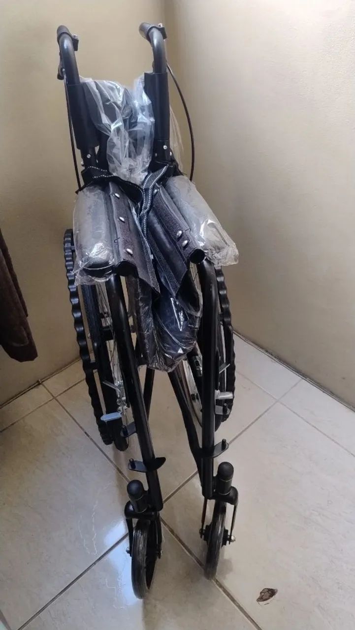 Cadeira de rodas BK - Foto 2