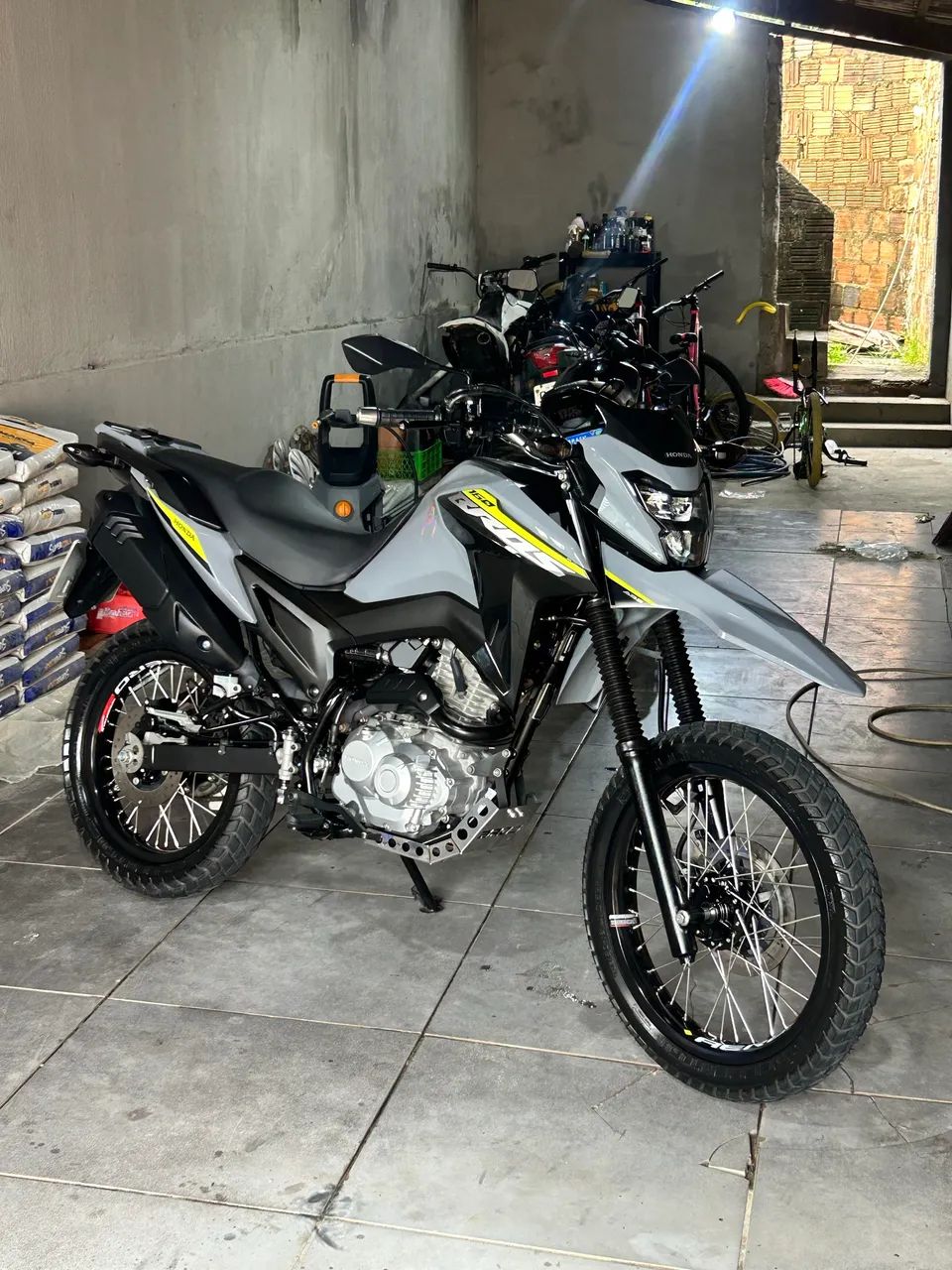 Bros 160 em estado de zero 