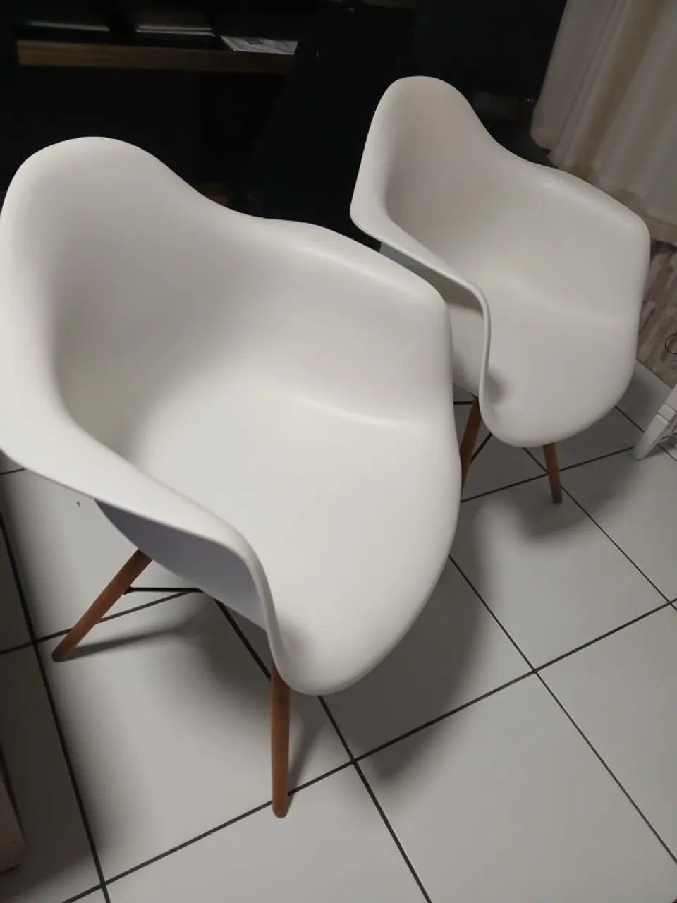 Cadeira branca Eames