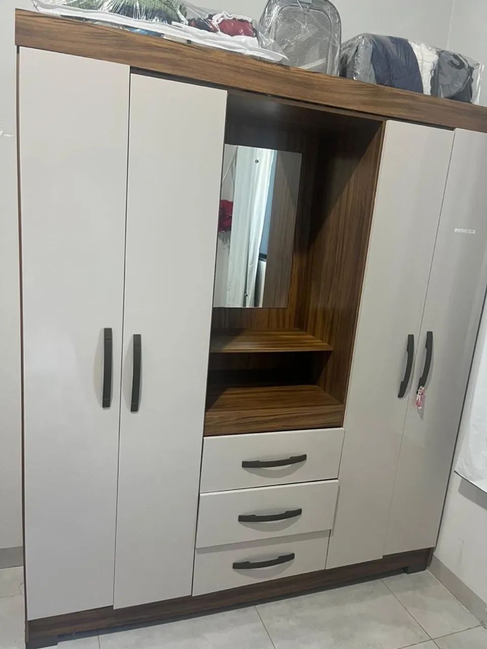Guarda roupa e Cama 