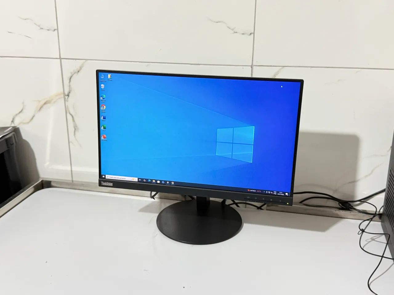 Monitor Lenovo 22 Polegadas com Hdmi Seminovo 