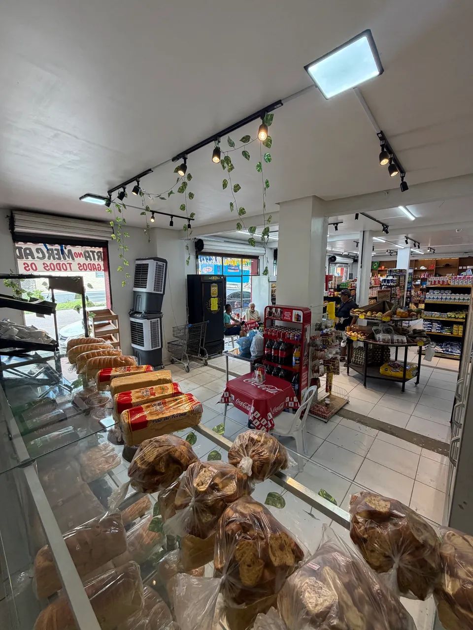 Mercado com padaria e máquinas de açougue  - Foto 4