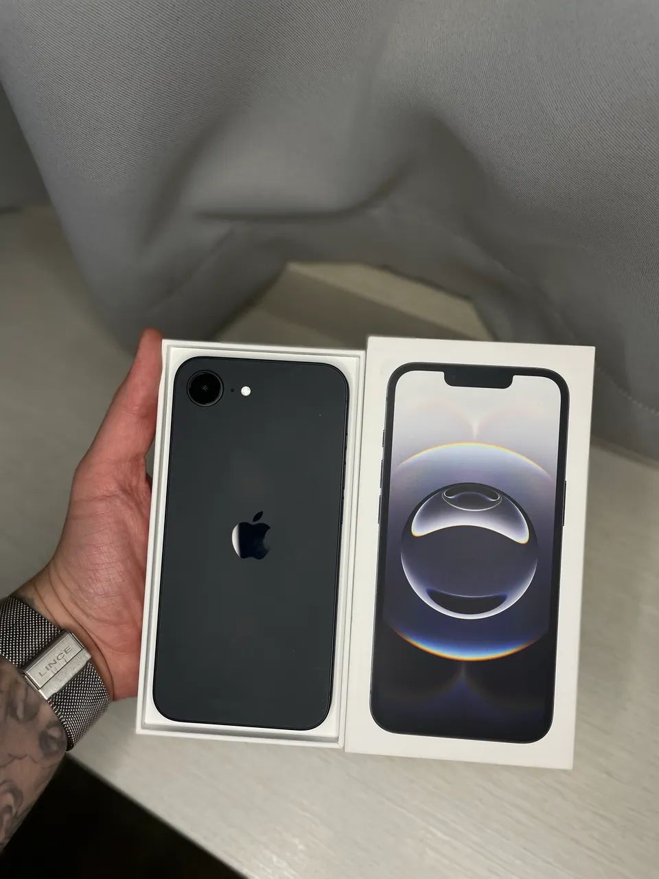 iPhone 16e 128GB - Impecável