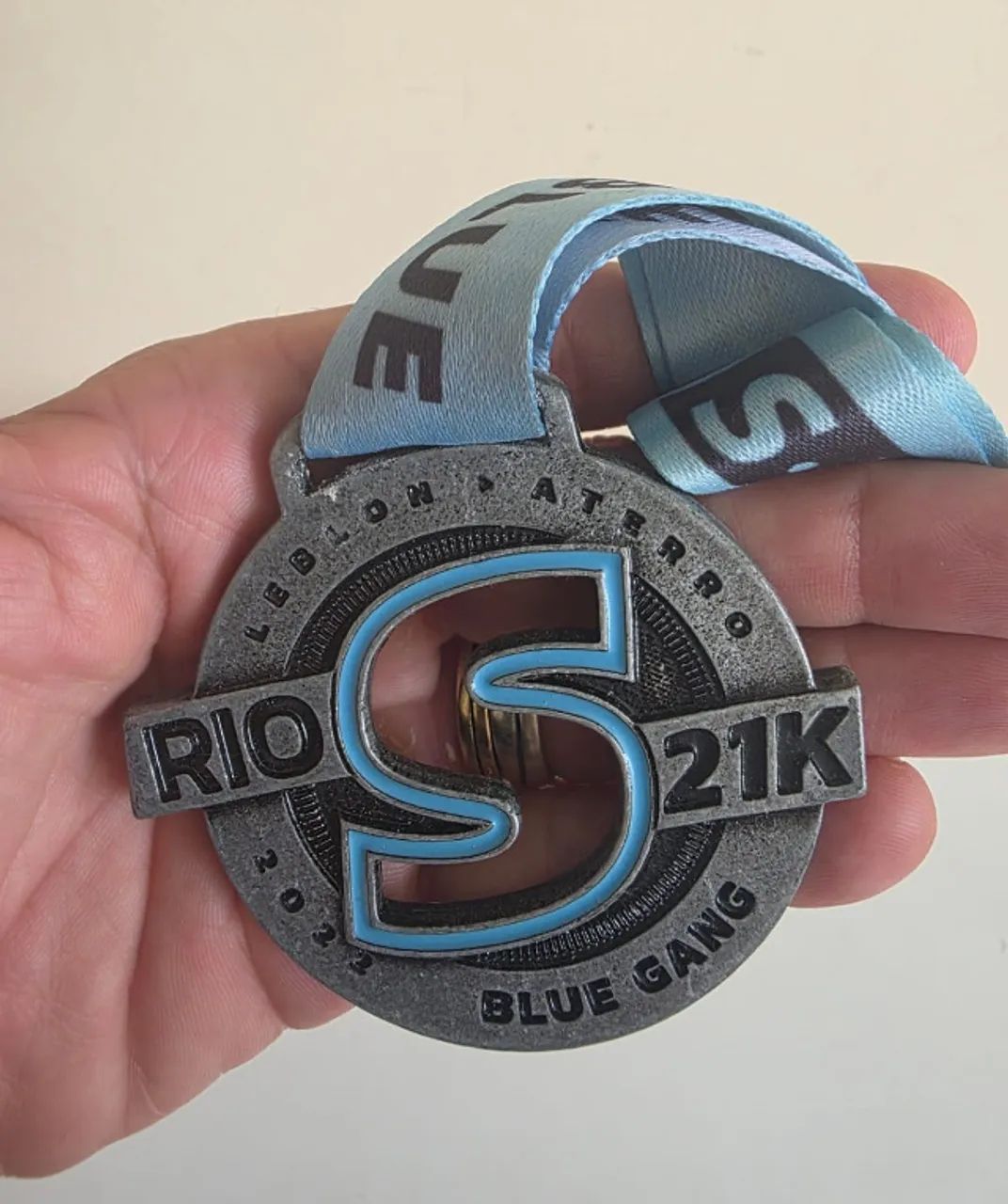 Medalha oficial Rio 21K Leblon Aterro - 2022 - Foto 4