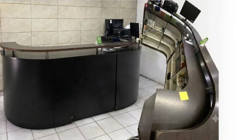 Balcão para recepção em madeira , MDF 