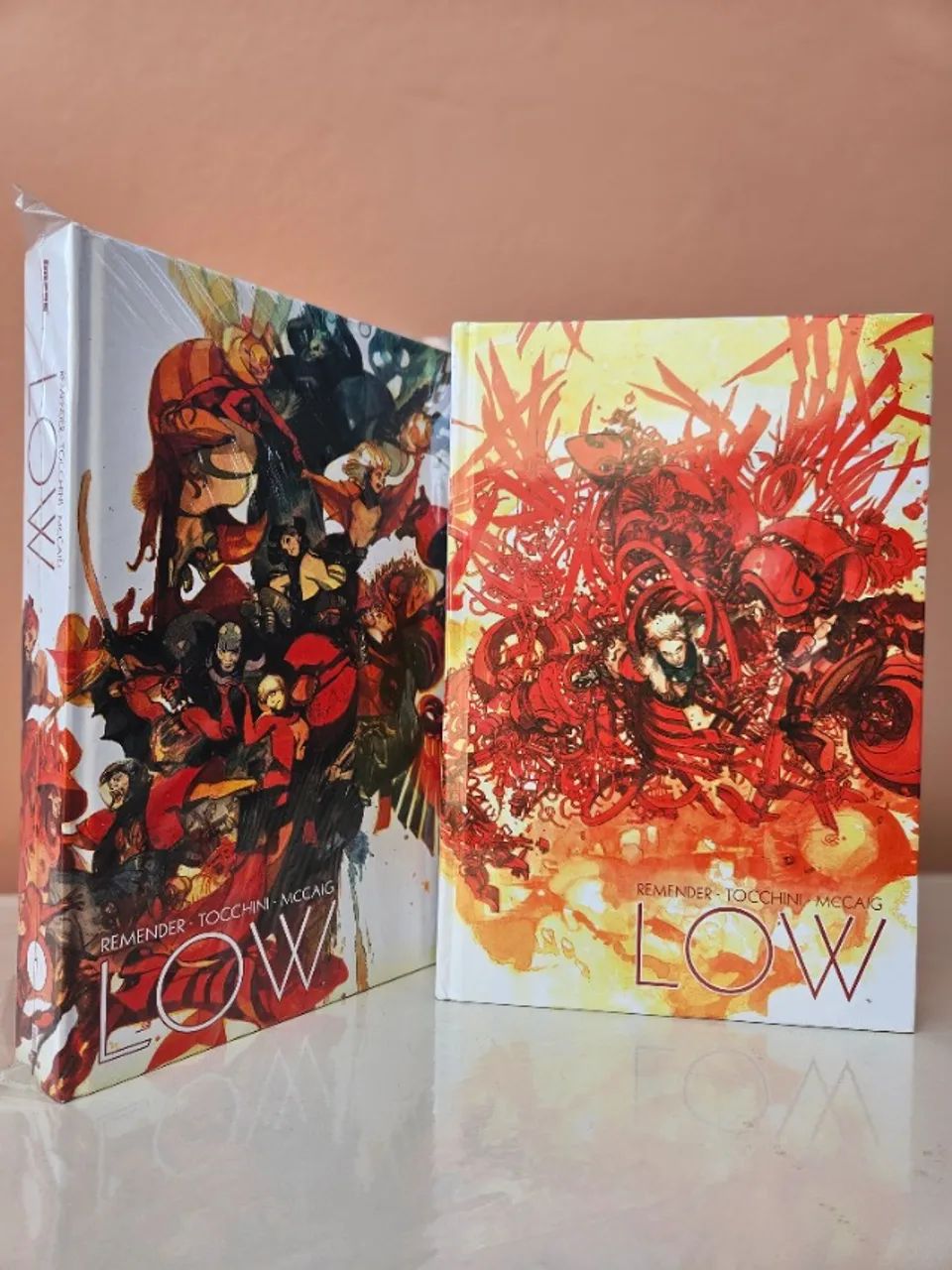 Coleção Completa LOW (Vols. 1 e 2) - Oversized Hard Cover - Image Comics - Importado - Foto 4