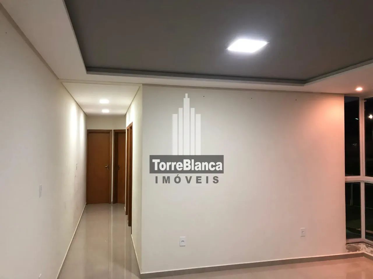 Apartamento Semi Mobiliado à Venda com 3 Quartos - Foto 2