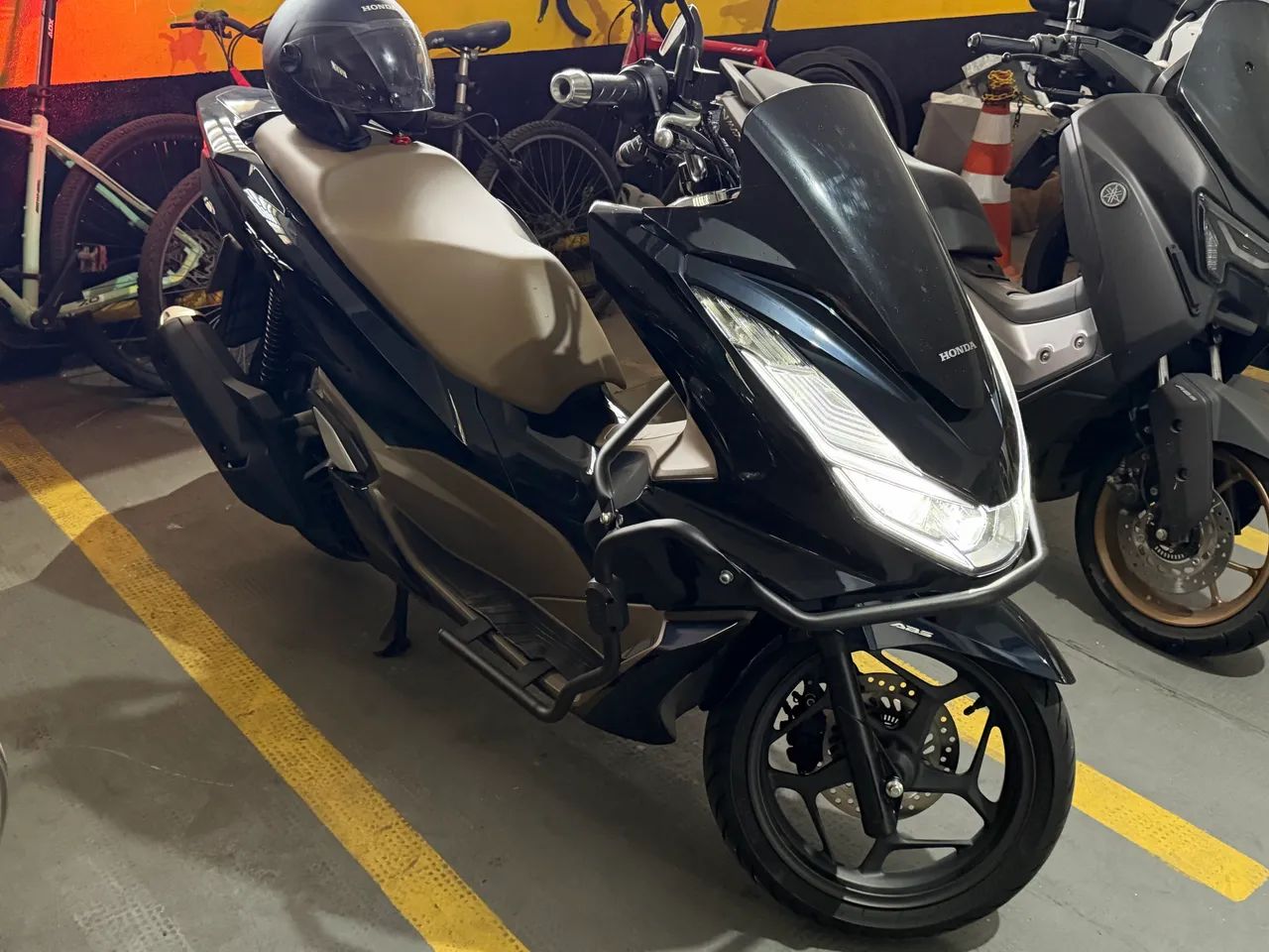 Honda PCX DLX praticamente zero.  - Foto 3