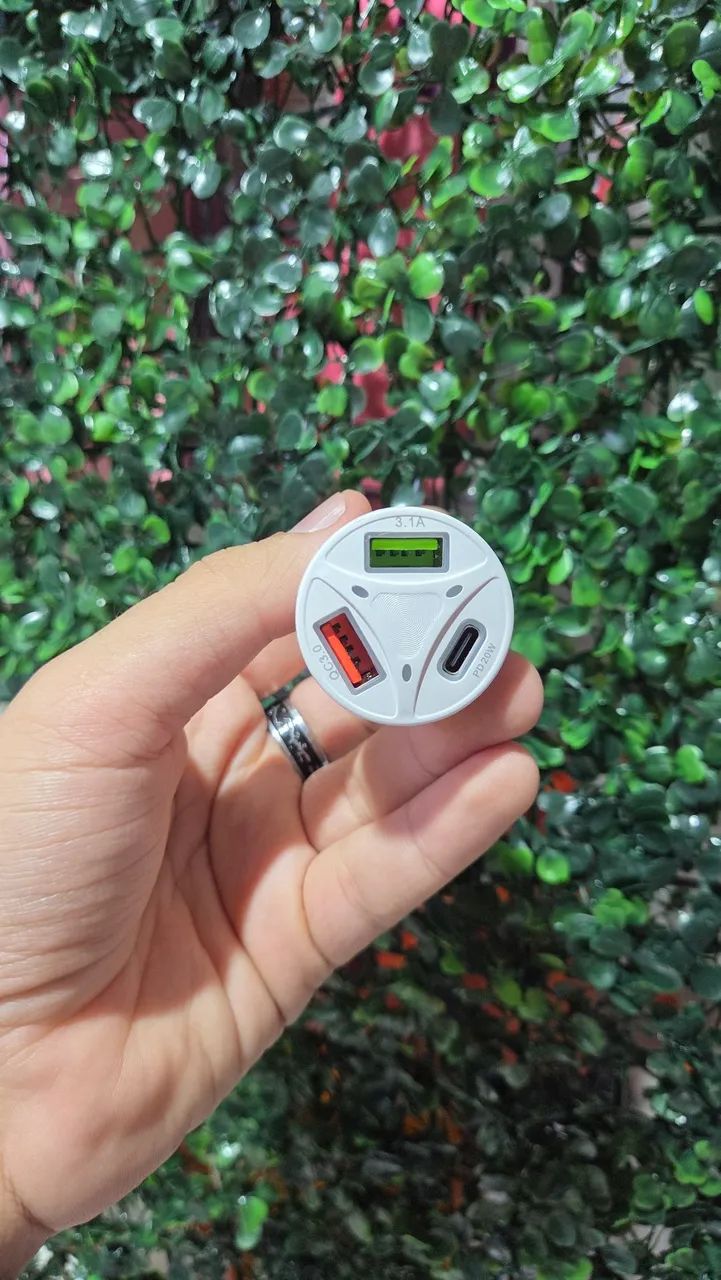 Carregador Veicular 2 Entradas USB e 1 Tipo-C - Foto 2