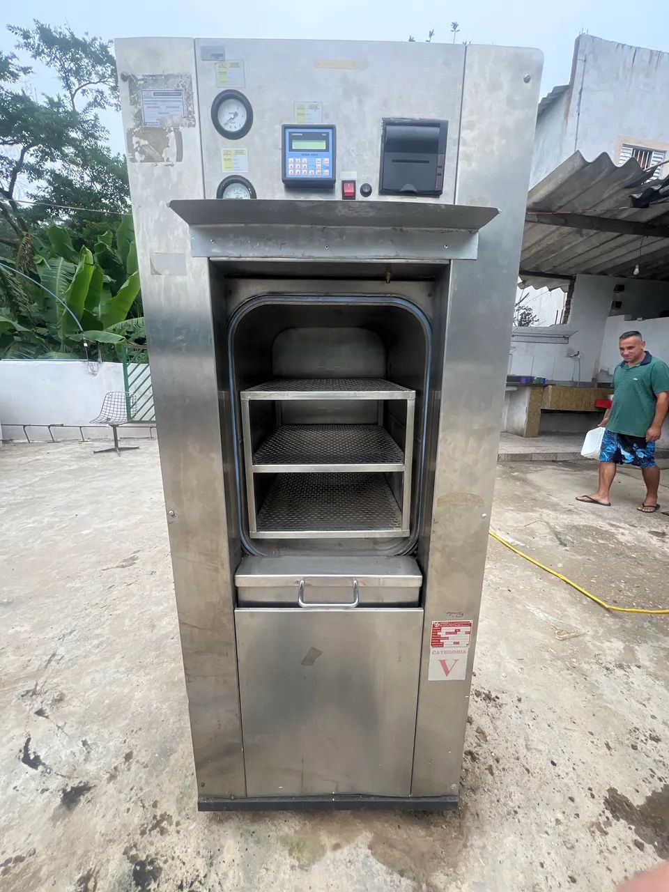 Autoclave Industrial com Gerador de Vapor Integrado