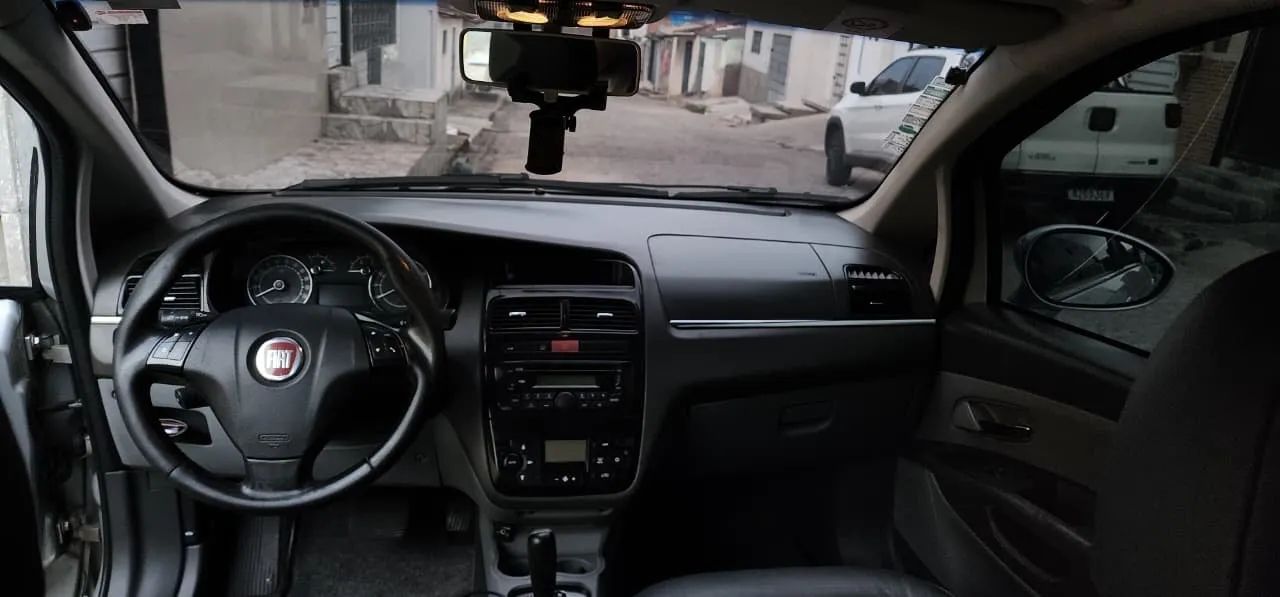Fiat Linea Absolute 1.9/1.8 Flex Dualogic 4P 2012 - Foto 2