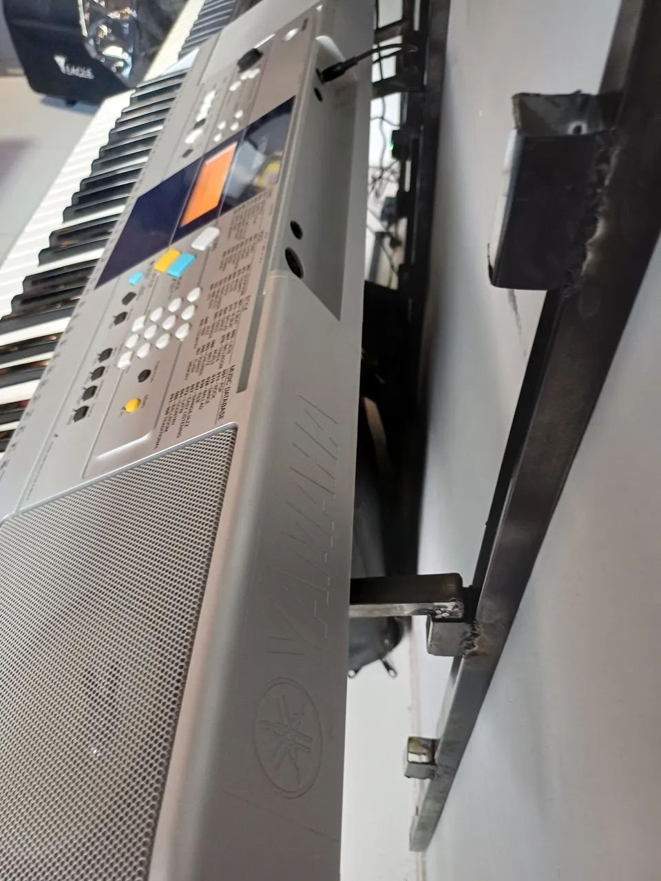 Teclado yamaha psr E323 em perfeito estado.  - Foto 5