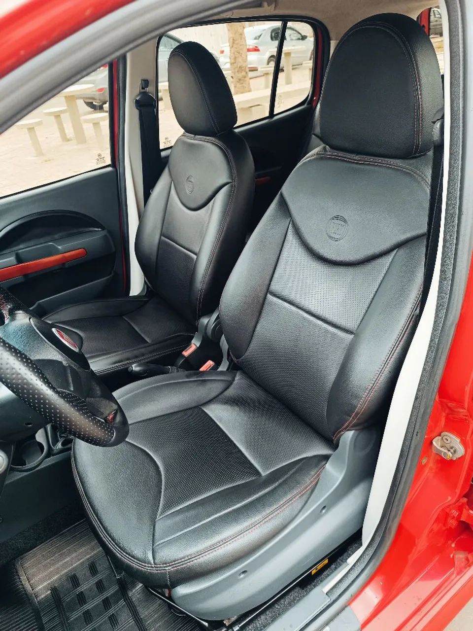 Fiat Uno Sporting 1.4 EVO Fire Flex 8V 4P 2012 - Foto 4