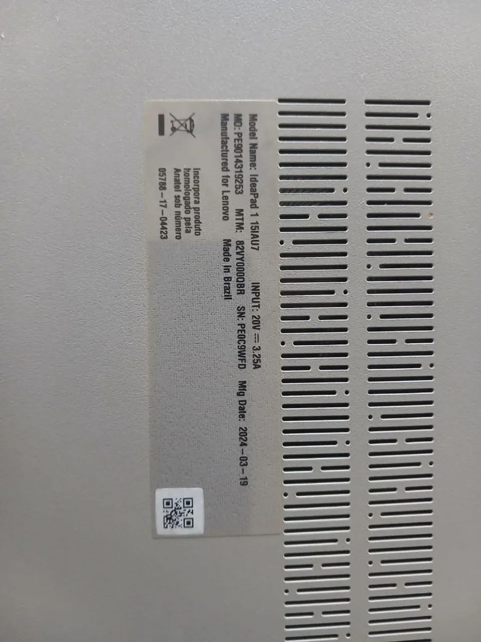 Carcaça e peças de notebook ainda montado. - Foto 2