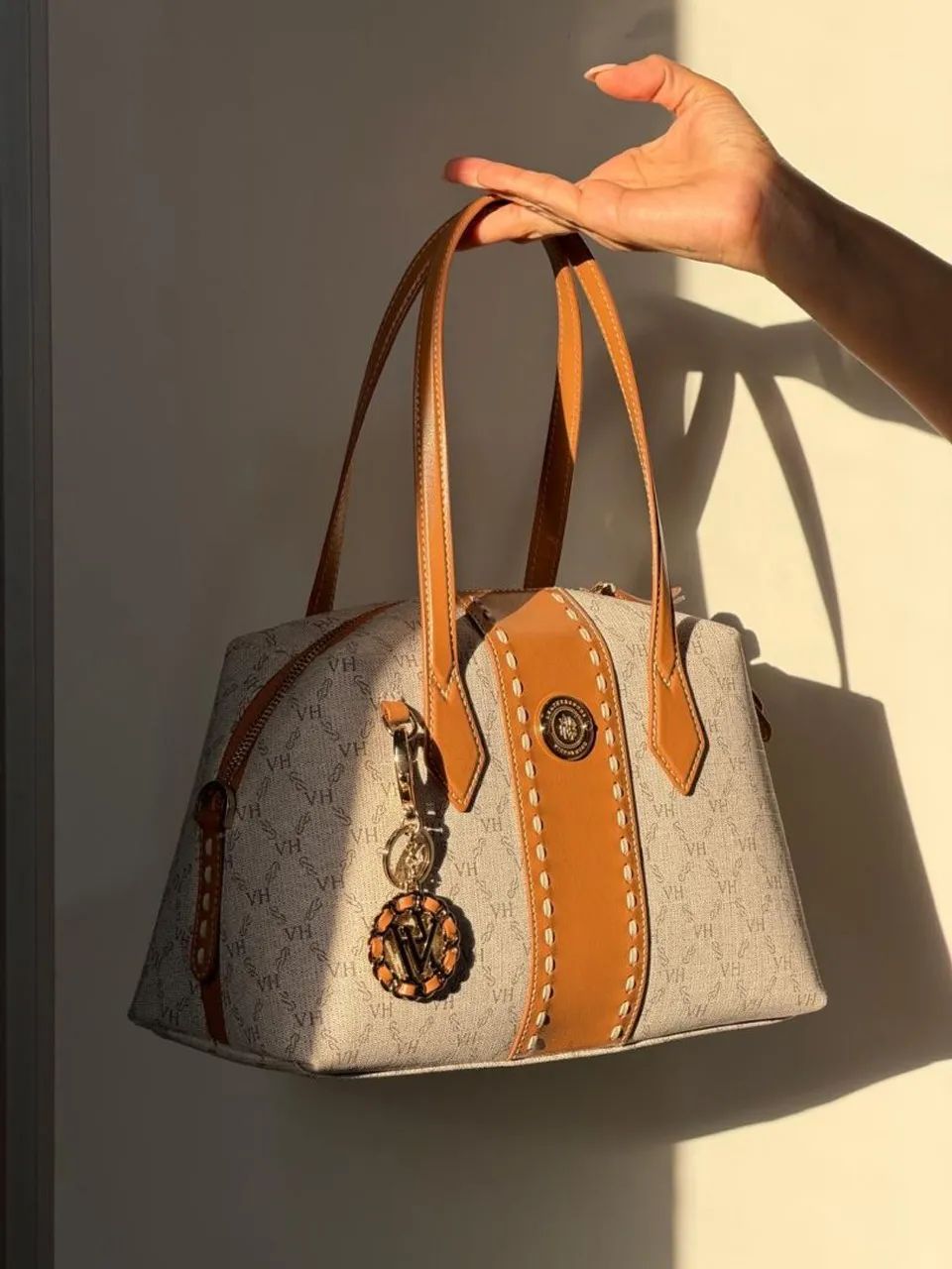 Bolsa Fleur AL VH Elos Victor Hugo - Foto 4