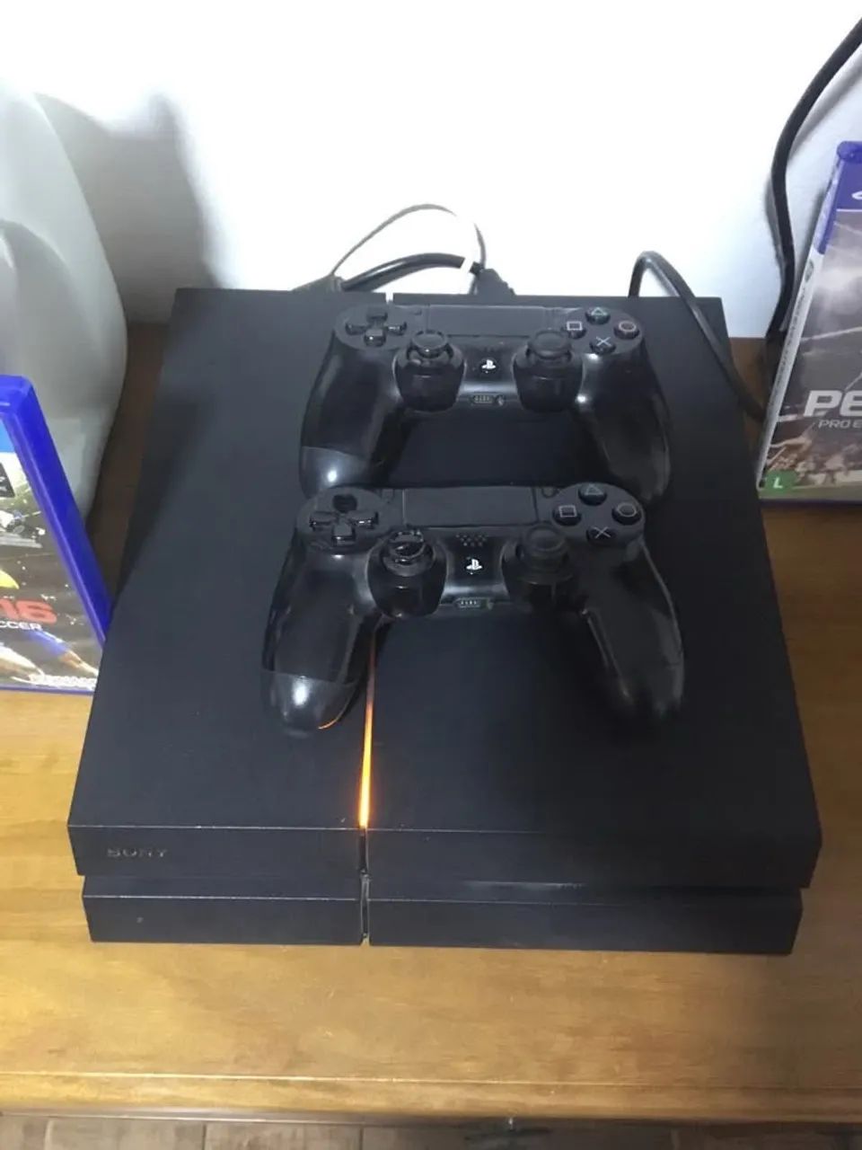 Ps4 com 2 controles  - Foto 2