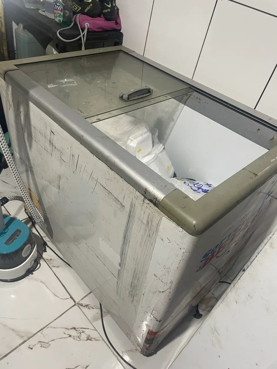 Dois freezers por 1200 - Geladeiras e Freezers - Praia de
