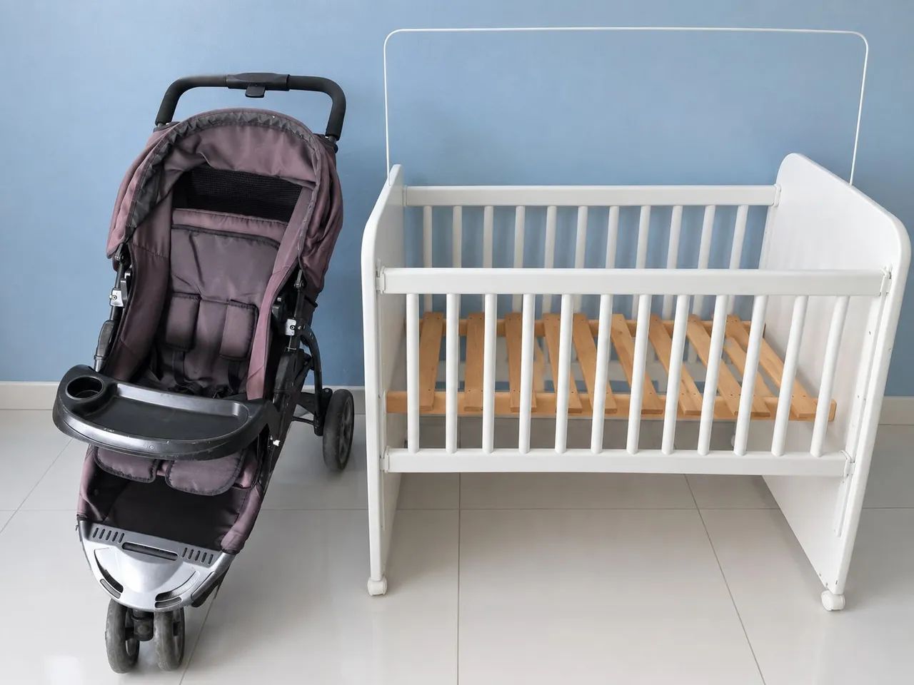 Vendo carrinho de bebê e mini berço Moisés com colchão 