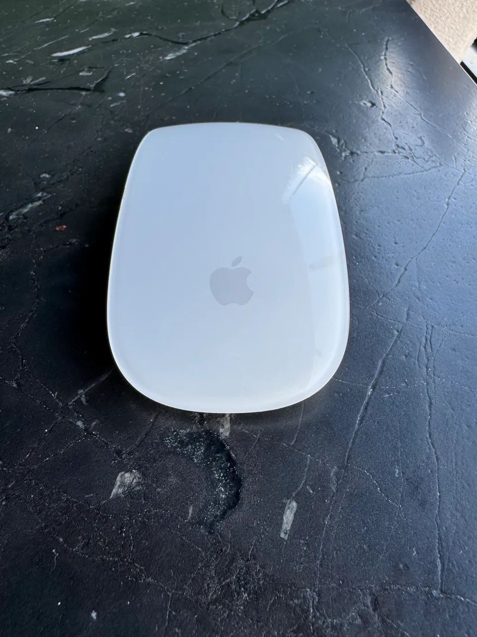 Apple Magic Mouse A1657 entrada Lightning
