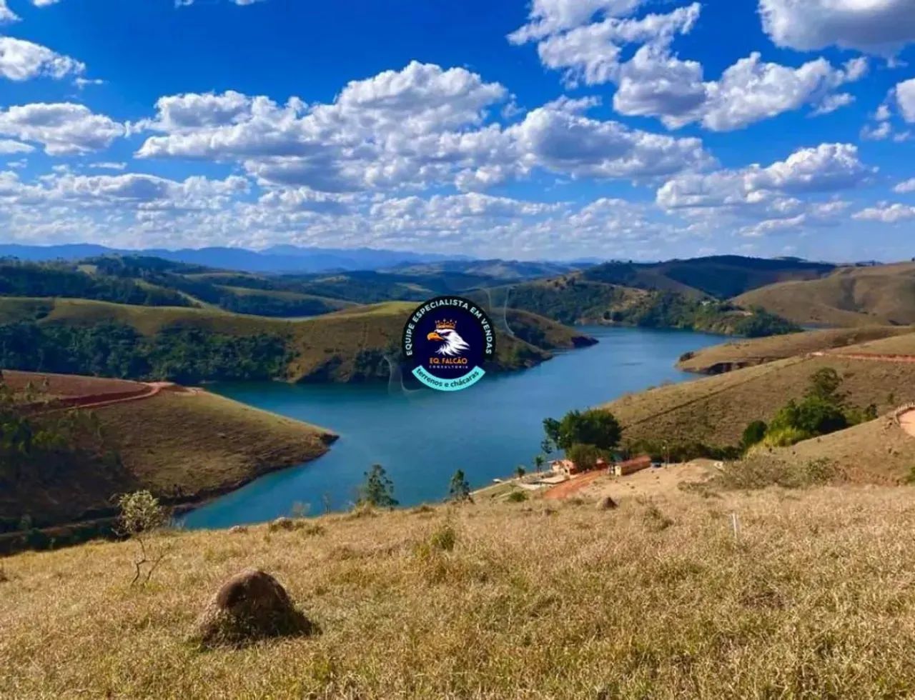 Igaratá, terreno espaçoso 1500m² com portão eletrônico e área de lazer. Corra!