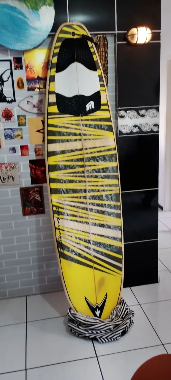 Prancha Funboard Marroquim 7'2. # 22 de largura# 2,7 densidade. Acompanha uma capa toalha.