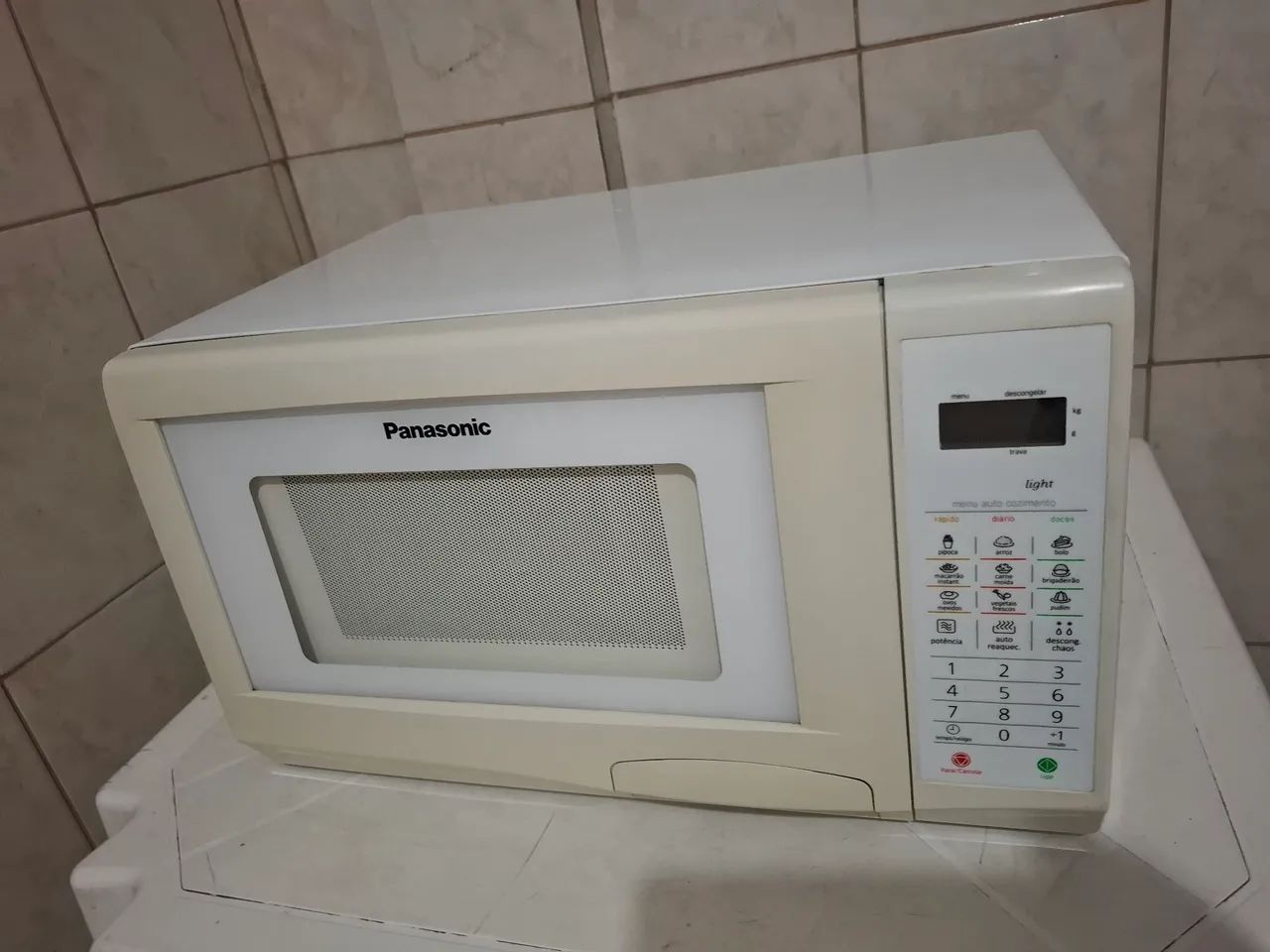 Micro-ondas Panasonic 23 litros impecável  - Foto 5