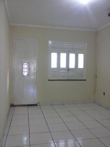 Casa com 3 pisos e 2 dormitórios: À venda, no bairro de Aparecida - Foto 2