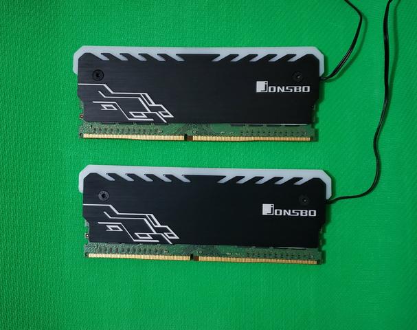Memória RAM DDR4 RGB