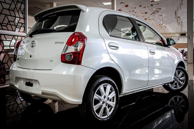 TOYOTA ETIOS HATCH X PLUS 15 AT 19/20 - Foto 4