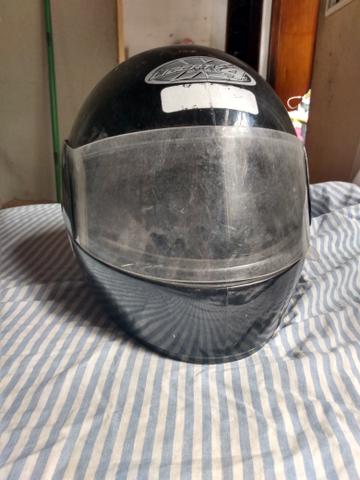 Capacete