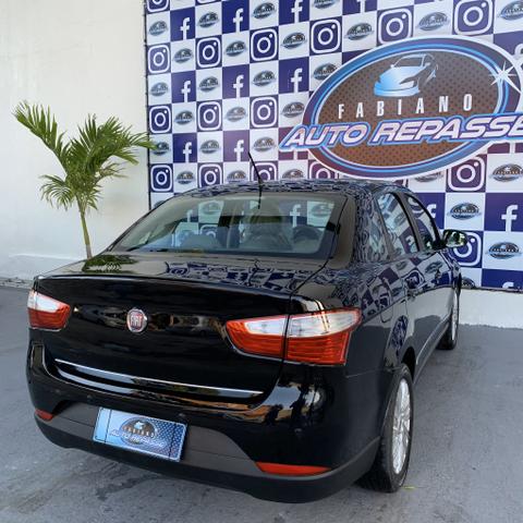 Fiat grand siena 1.6 essence 2013 - completo - novíssimo - Foto 6