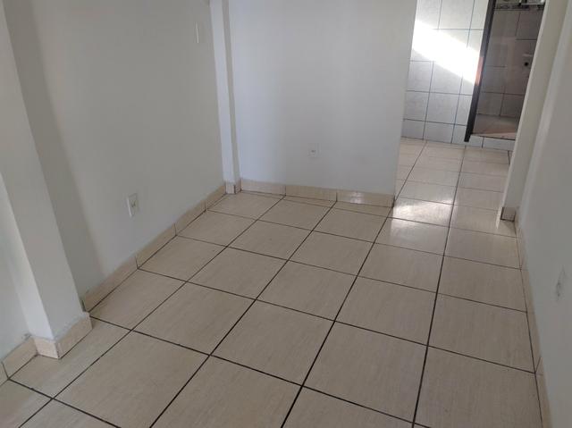 Aluga-se casa no tancredo neves (2° andar) - 400 reais - Foto 3