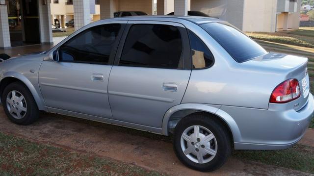 Alugo carro