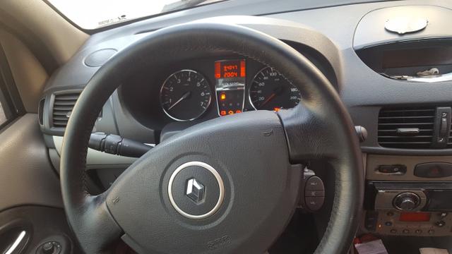 Renault Symbol 2011 - Foto 2