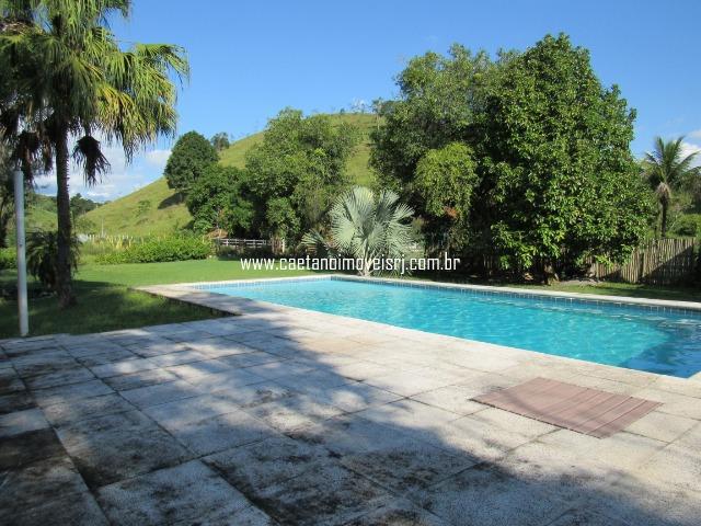 Caetano Imóveis - Fazendinha luxo com 6,4 hectares - rica em água na RJ 122! - Foto 11