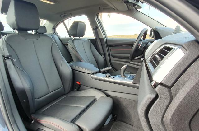 BMW 320i Sport 2018/18 10.000 km rodados - Foto 12