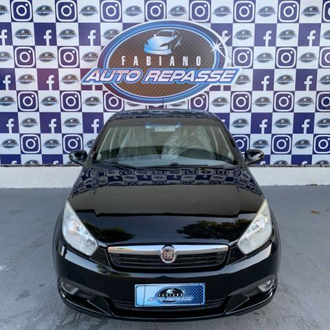Fiat grand siena 1.6 essence 2013 - completo - novíssimo - Foto 3