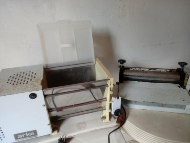 Maquina de bater massas